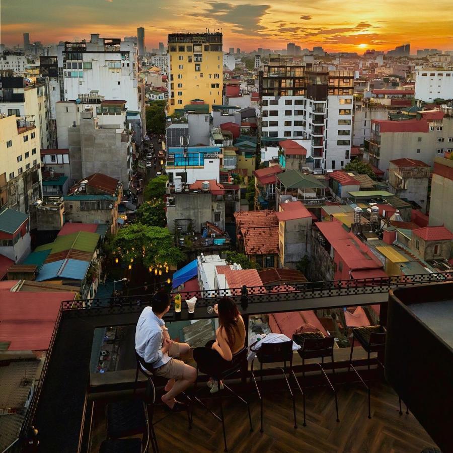 Light House & Rooftop Homestay *
